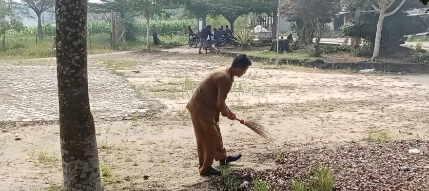 KEGIATAN GOTONG ROYONG APARATUR DESA PANCAWARNA