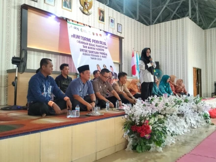 kunjungan bupati mesuji dan pembagian bantuan